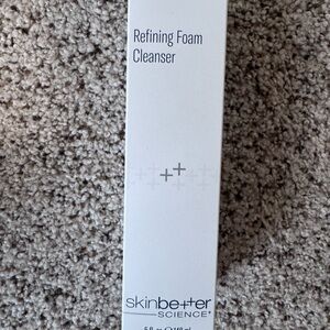 SKINBETTER Science Refining Foam Cleanser 5 oz/148 ml Brand New‎ in Box